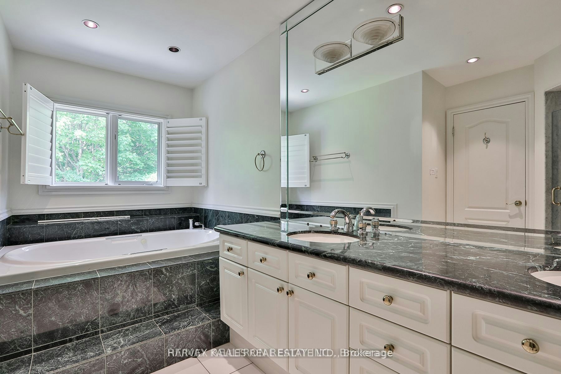 38 Gwendolen Crescent, Toronto, ON, M2N 2L7 - 18