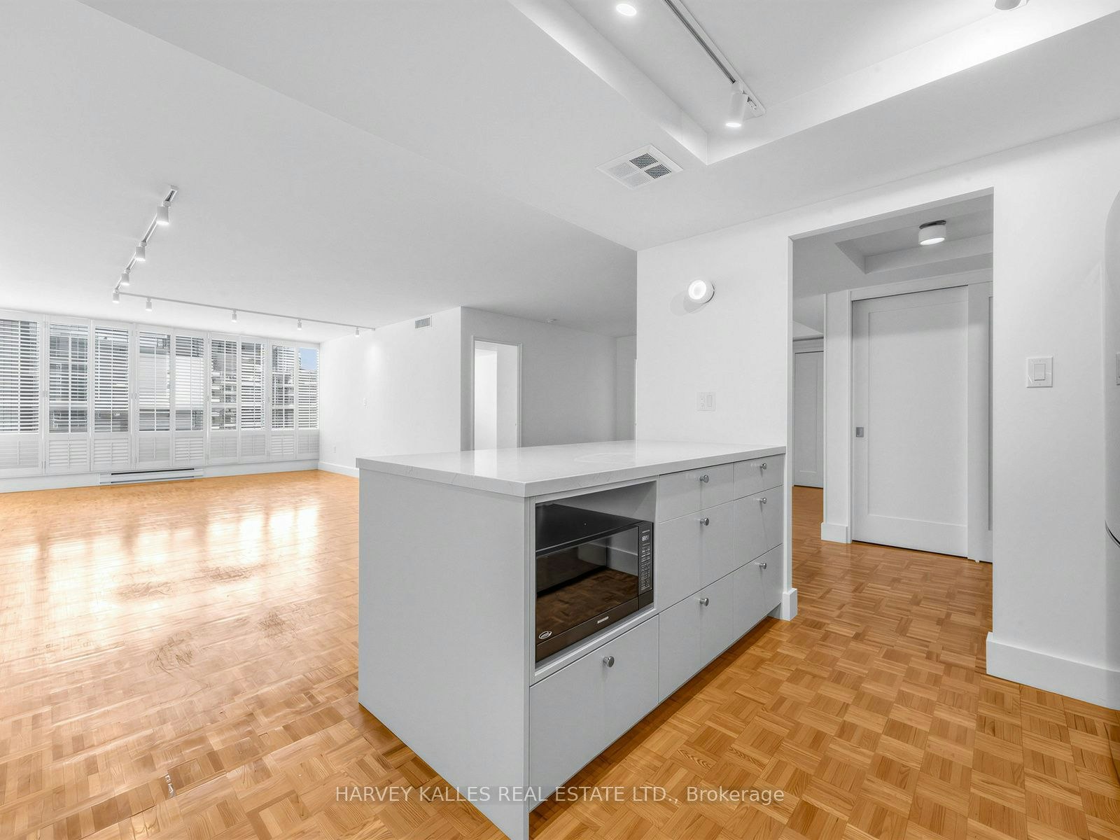 802-71 Charles Street E, Toronto, ON, M4Y 2T3 - 4