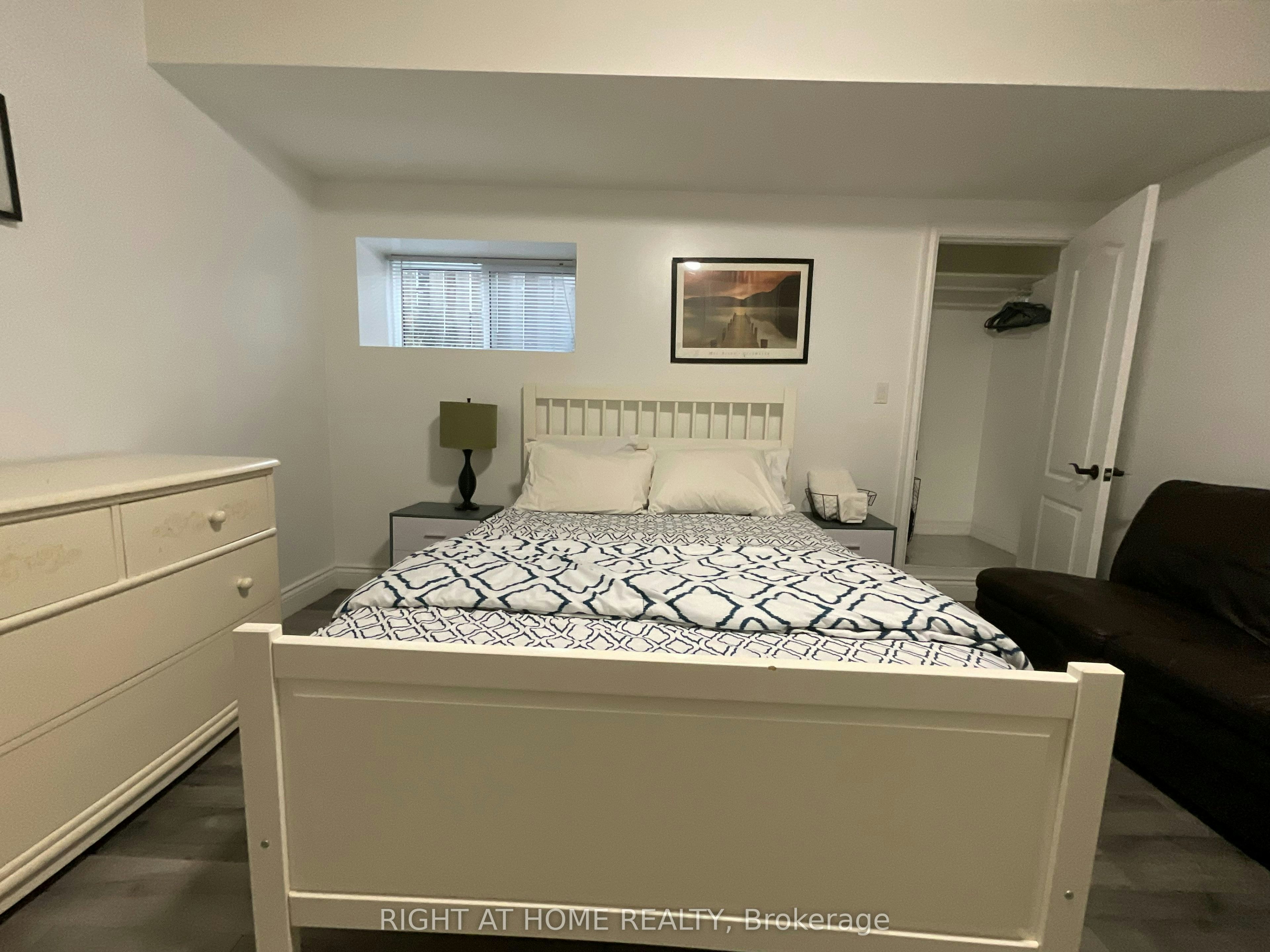 214 Clanton Park Road, Toronto, ON, M3H 2G1 - 8
