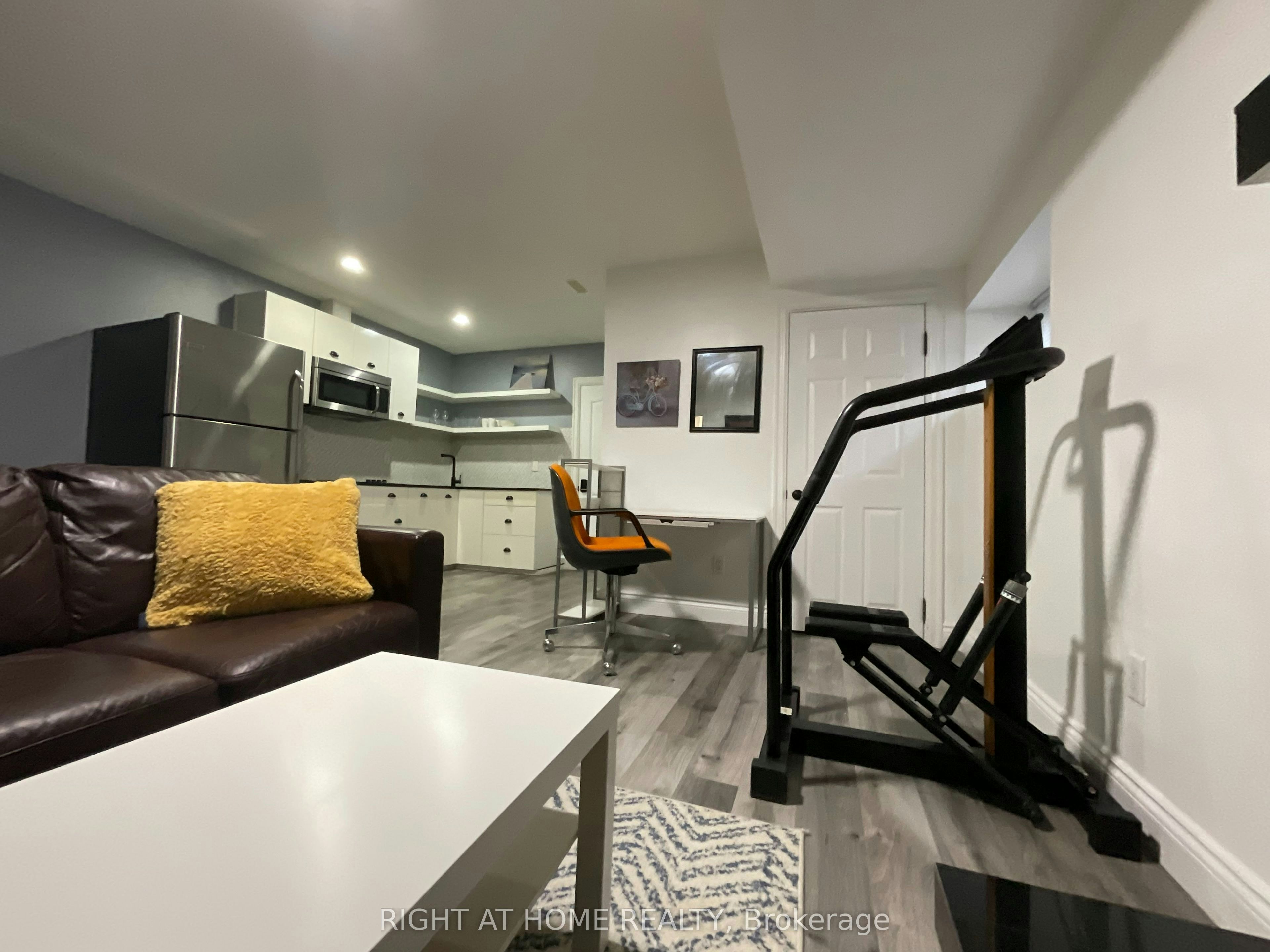214 Clanton Park Road, Toronto, ON, M3H 2G1 - 20