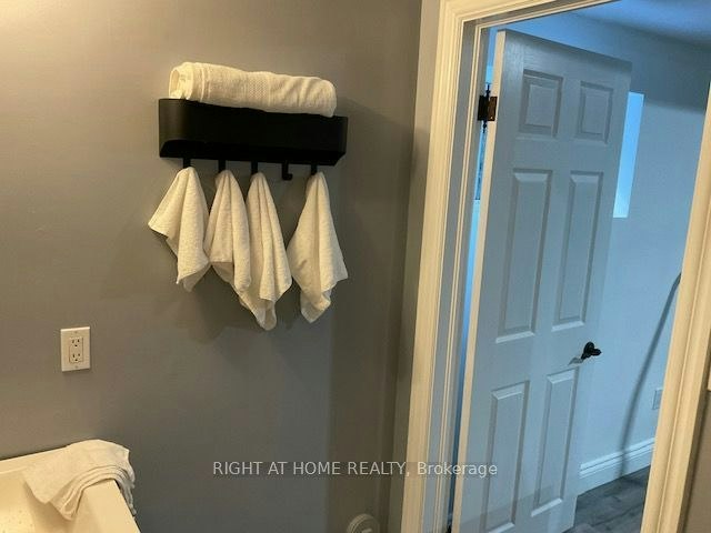 214 Clanton Park Road, Toronto, ON, M3H 2G1 - 2