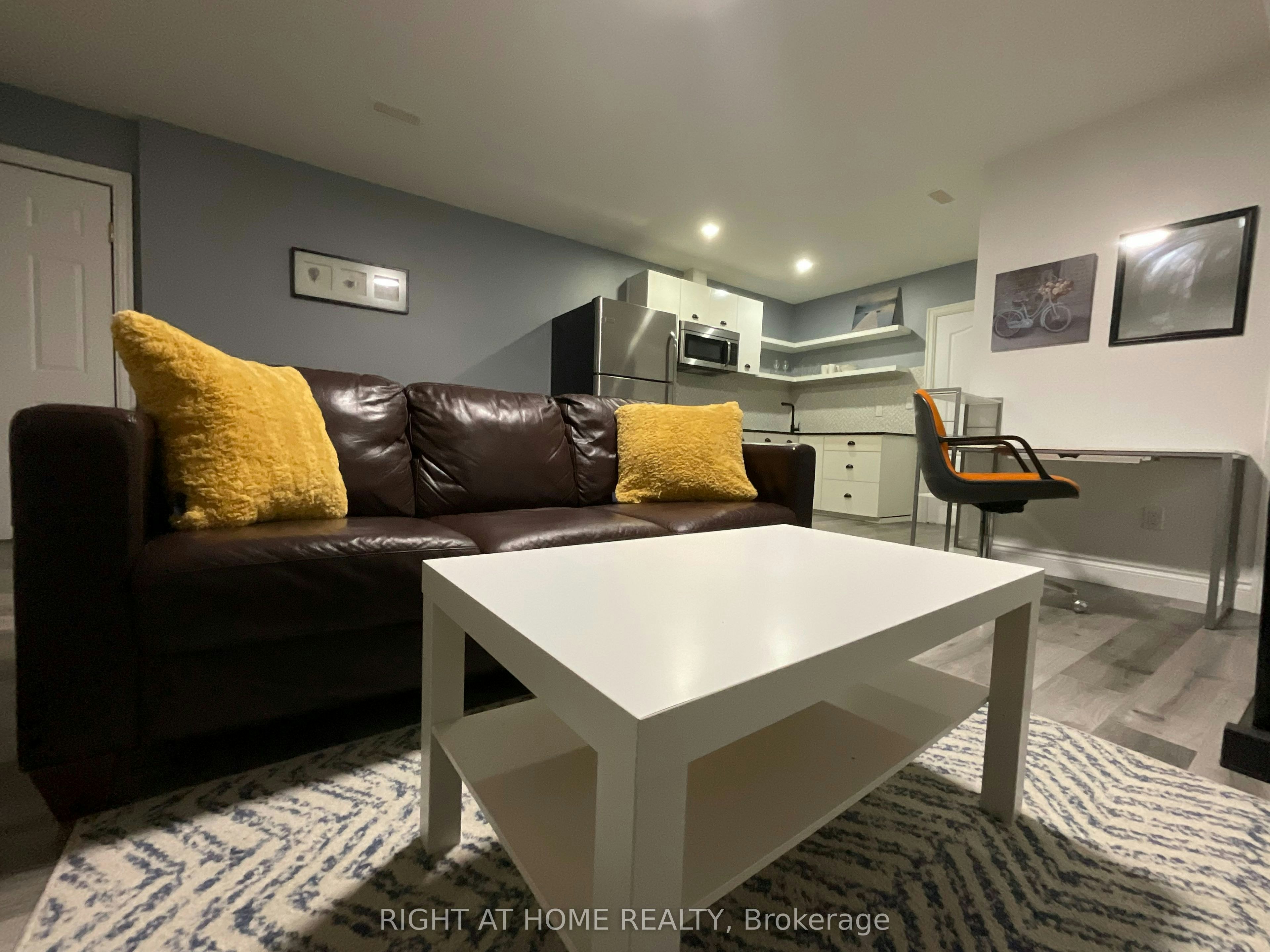 214 Clanton Park Road, Toronto, ON, M3H 2G1 - 17