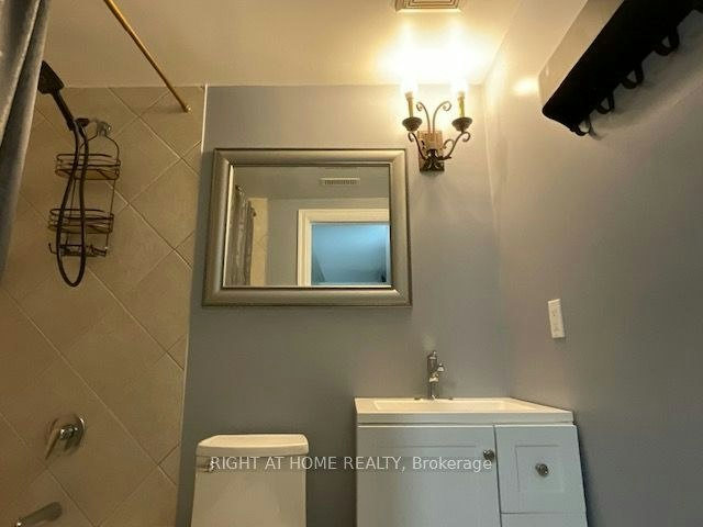 214 Clanton Park Road, Toronto, ON, M3H 2G1 - 3