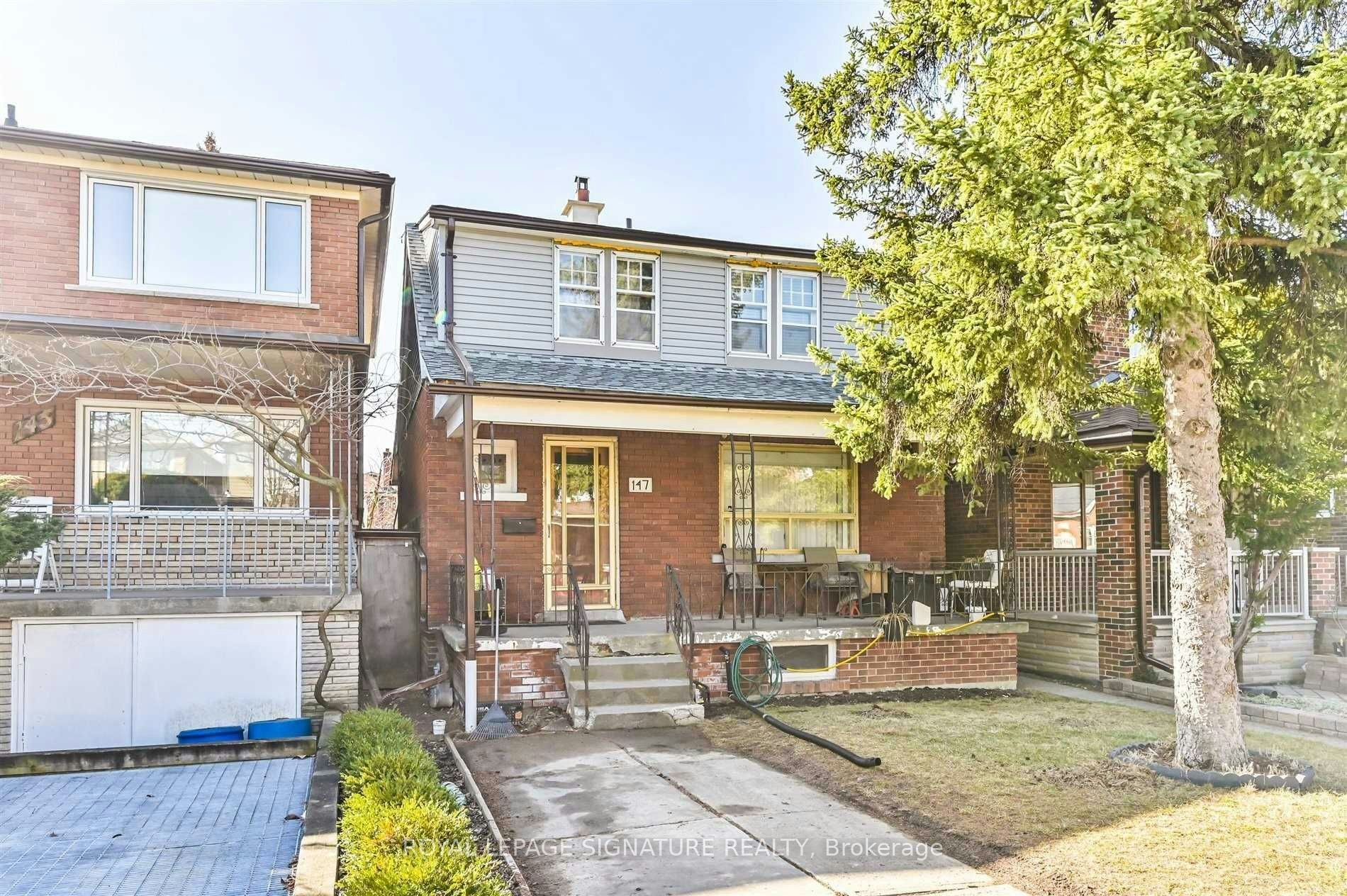 Lower-147 Gloucester Grove, Toronto, ON, M6C 2A9
