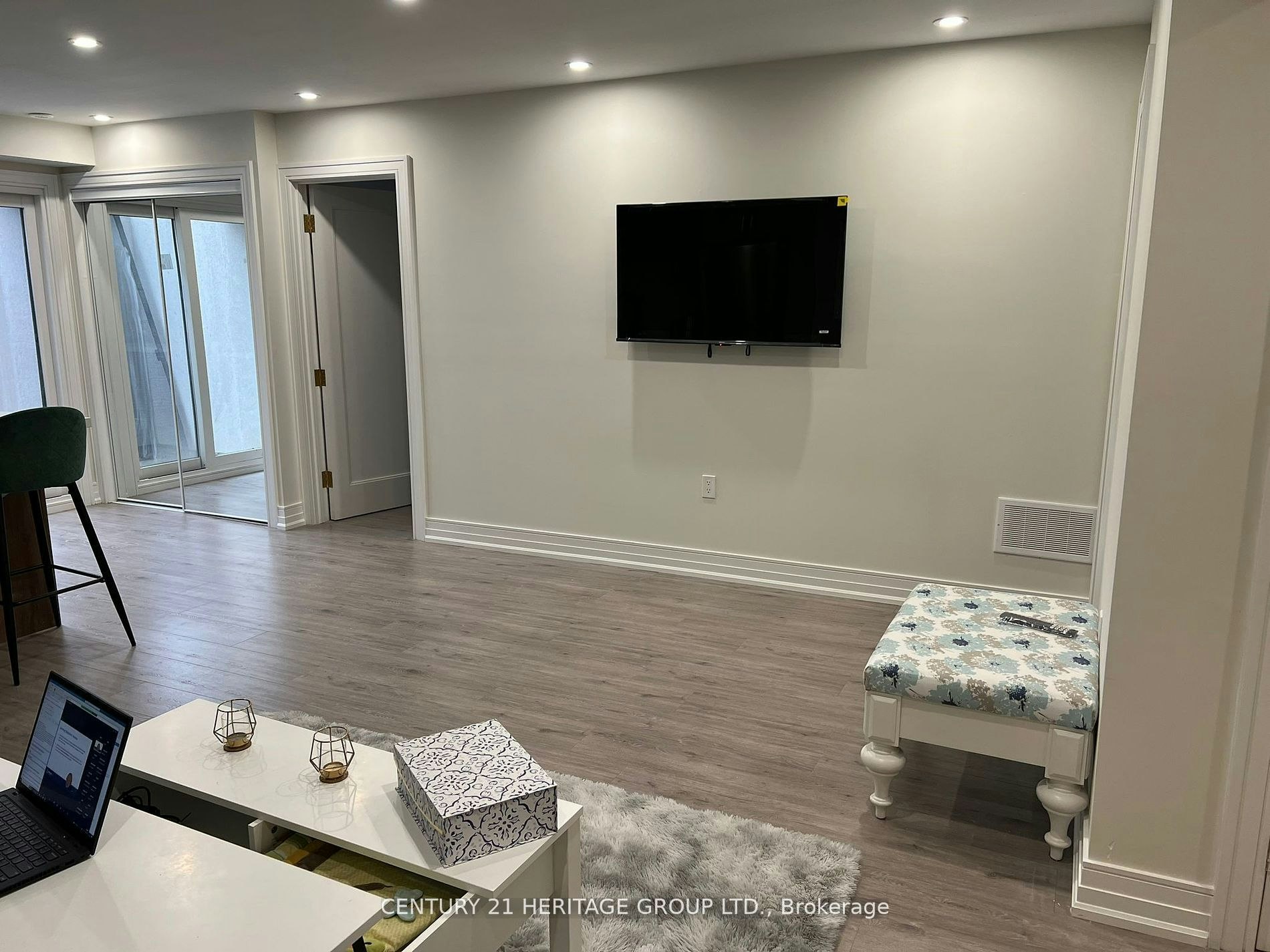24 Deepglade Crescent, Toronto, ON, M2J 1B4 - 7