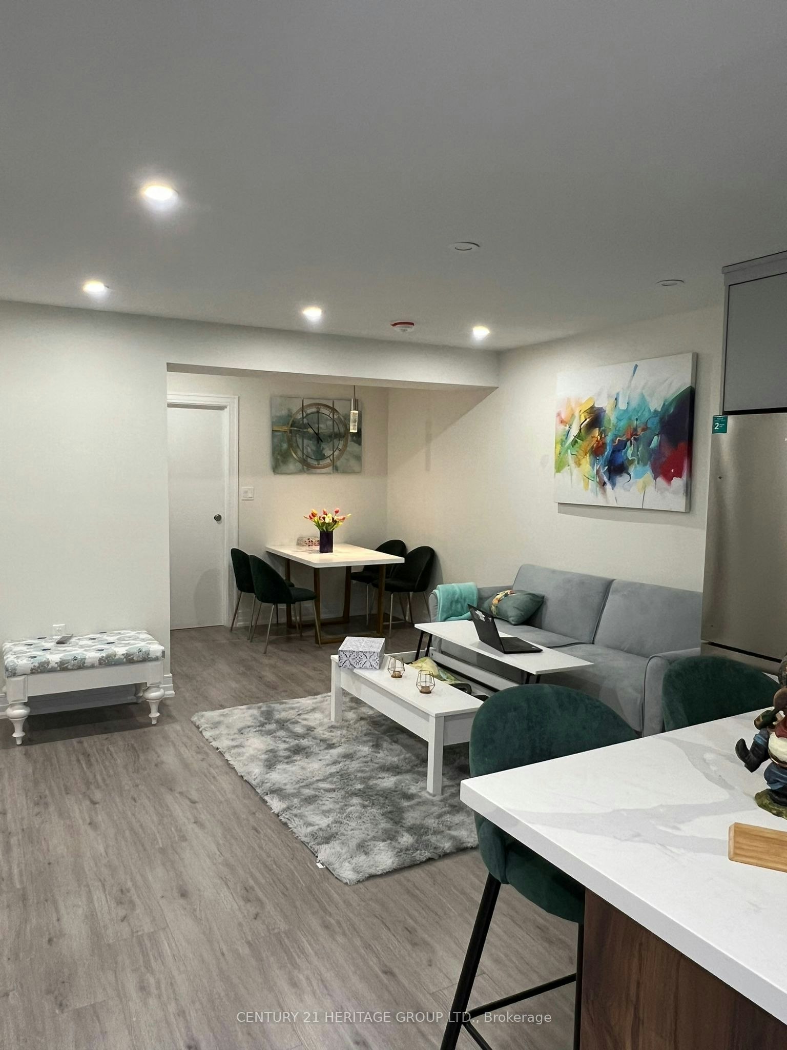 24 Deepglade Crescent, Toronto, ON, M2J 1B4 - 8