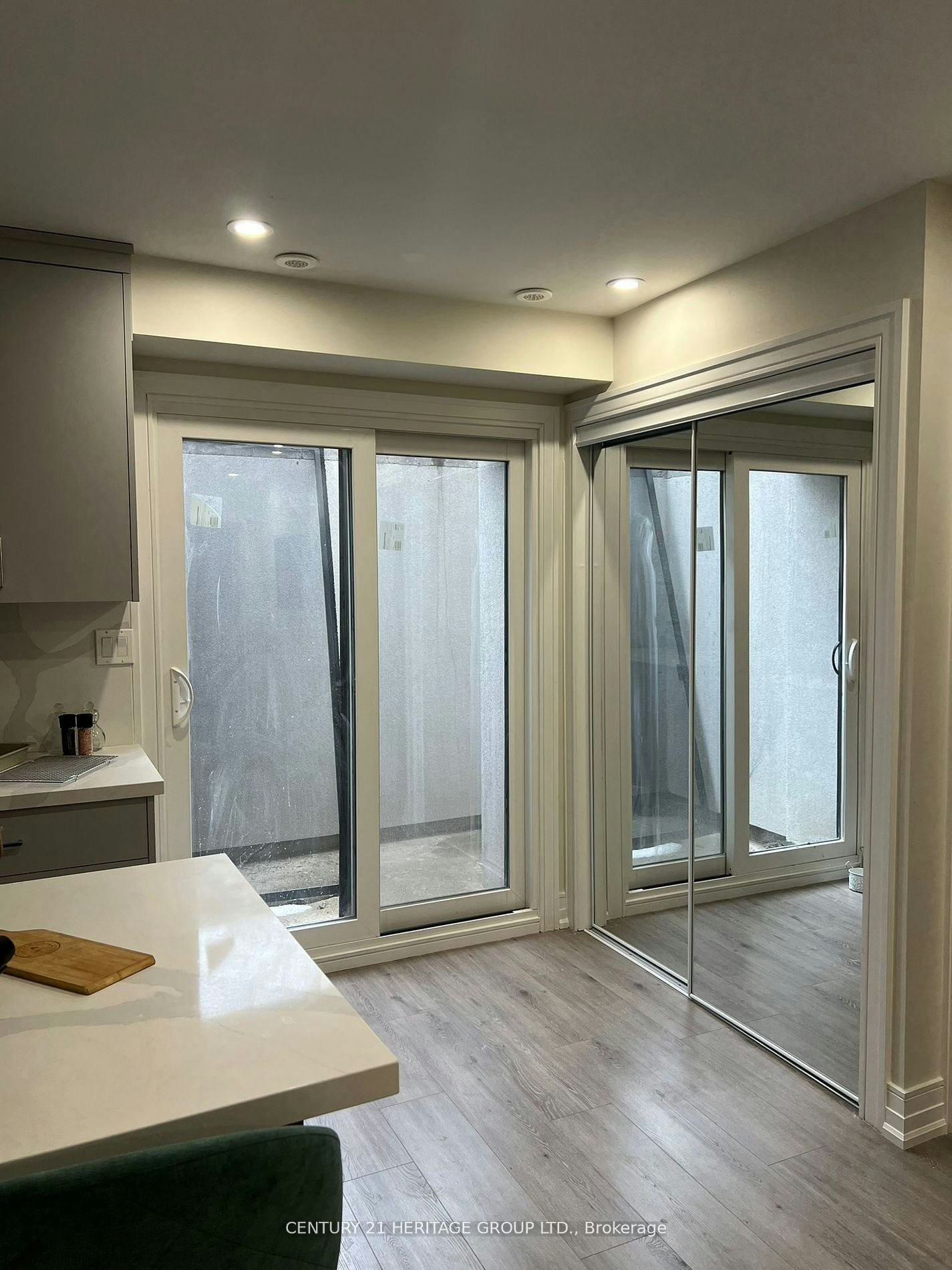 24 Deepglade Crescent, Toronto, ON, M2J 1B4 - 3