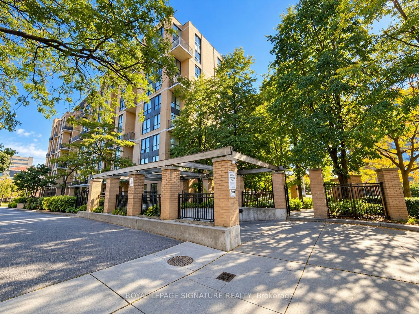 211-800 King Street W, Toronto, ON, M5V 3M7