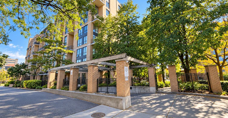 211-800 King Street W, Toronto, ON, M5V 3M7