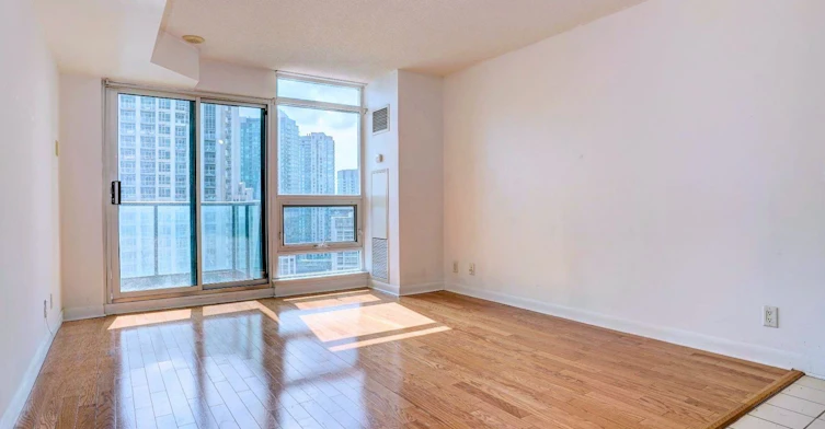 1909-600 Fleet Street, Toronto, ON, M5V 1B7 - 2