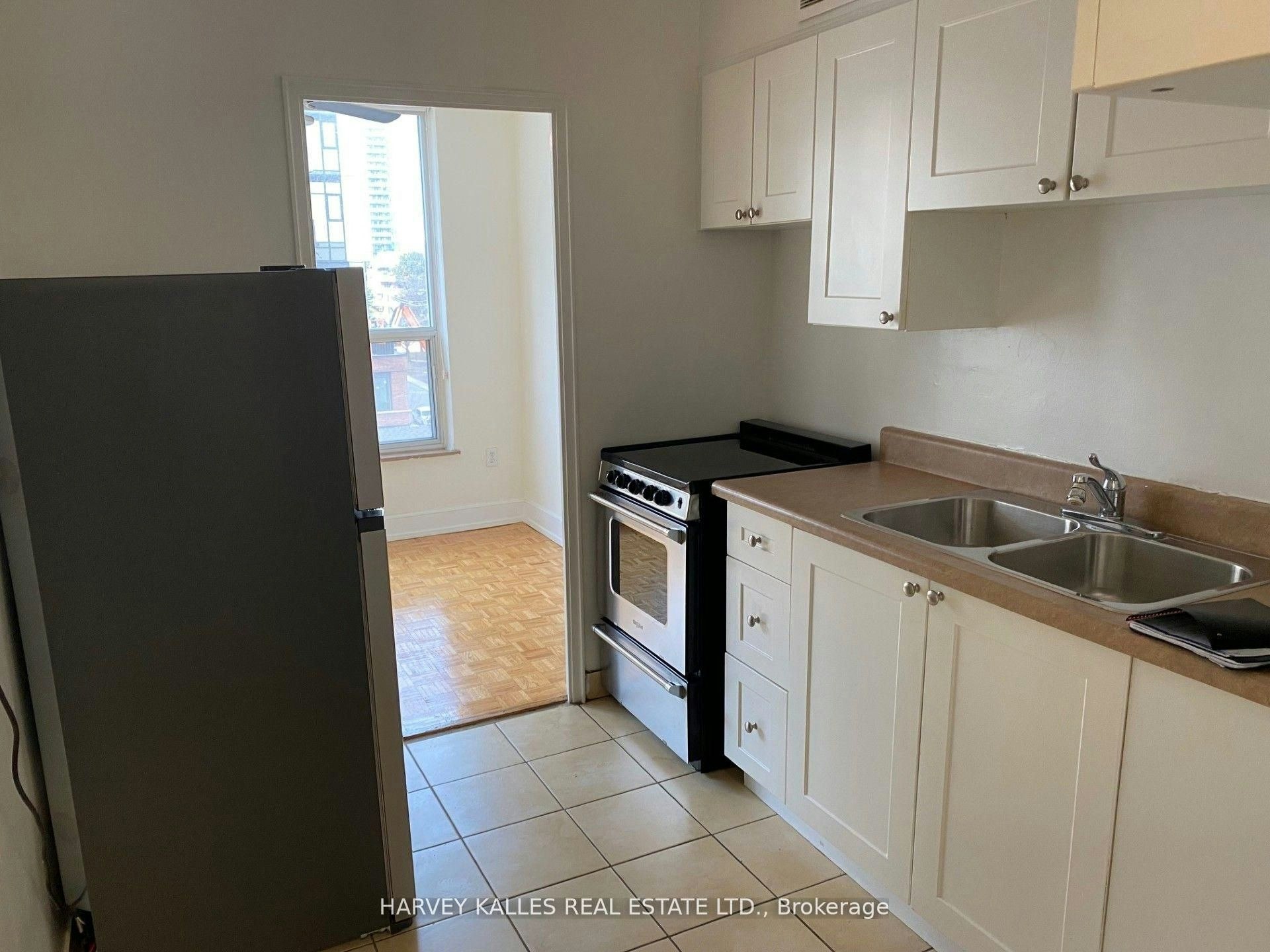 402-133 Erskine Avenue, Toronto, ON, M4P 1Y8 - 7