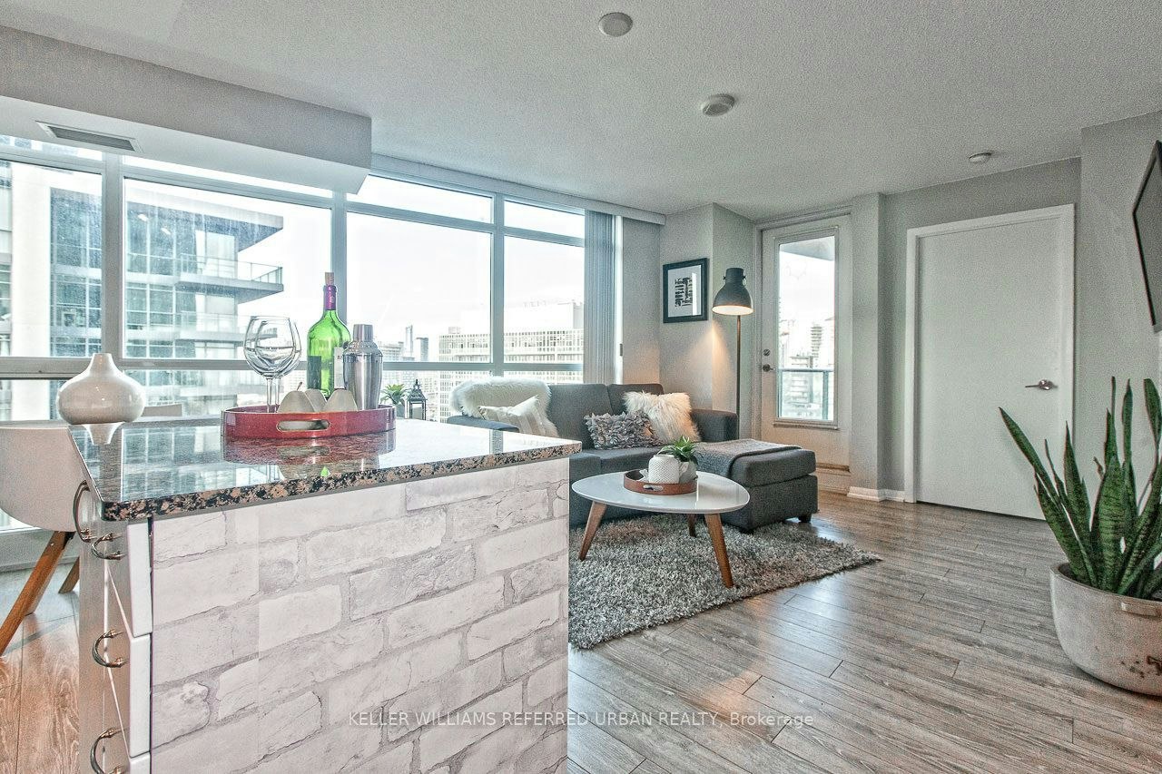 1411-215 Fort York Boulevard, Toronto, ON, M5V 4A1 - 2