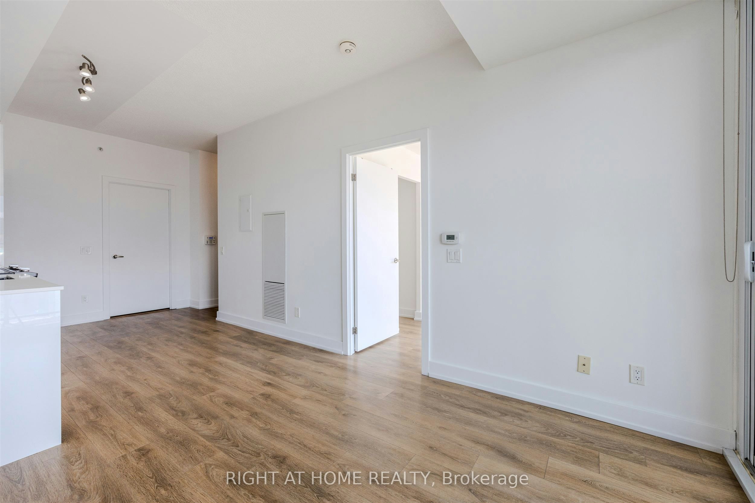 12-128 Fairview Mall Drive, Toronto, ON, M2J 0E8 - 11