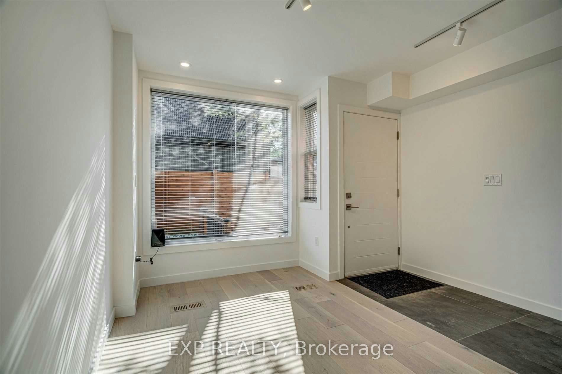 B-452 Montrose Avenue, Toronto, ON, M6G 3H1 - 4