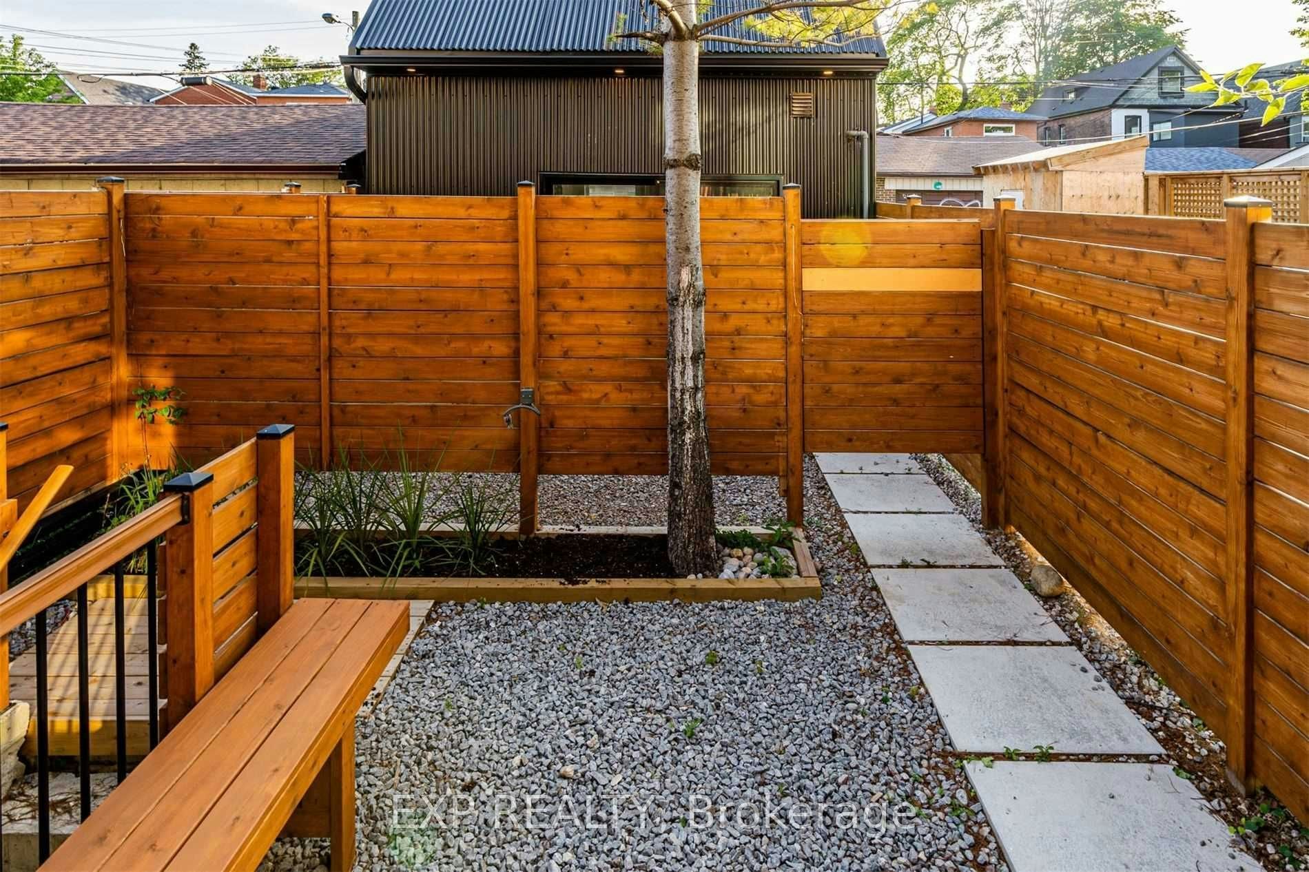 B-452 Montrose Avenue, Toronto, ON, M6G 3H1 - 11