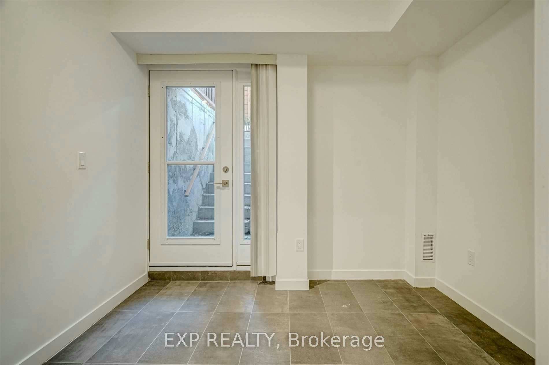 B-452 Montrose Avenue, Toronto, ON, M6G 3H1 - 9