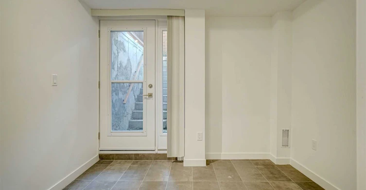 B-452 Montrose Avenue, Toronto, ON, M6G 3H1 - 9