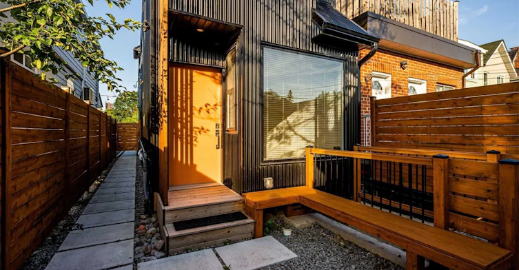 B-452 Montrose Avenue, Toronto, ON, M6G 3H1