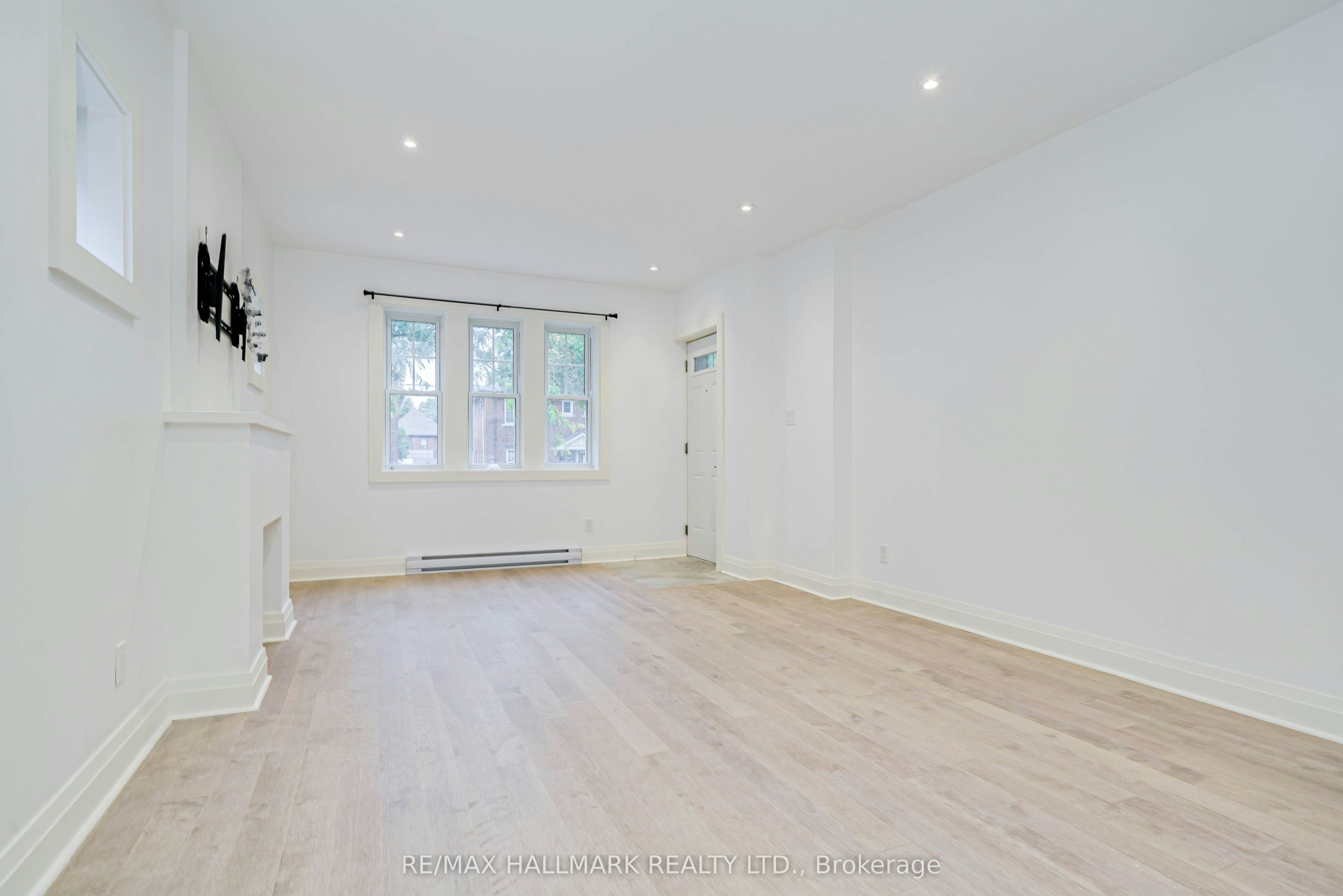 B-27 Preston Place, Toronto, ON, M4N 2T1 - 5