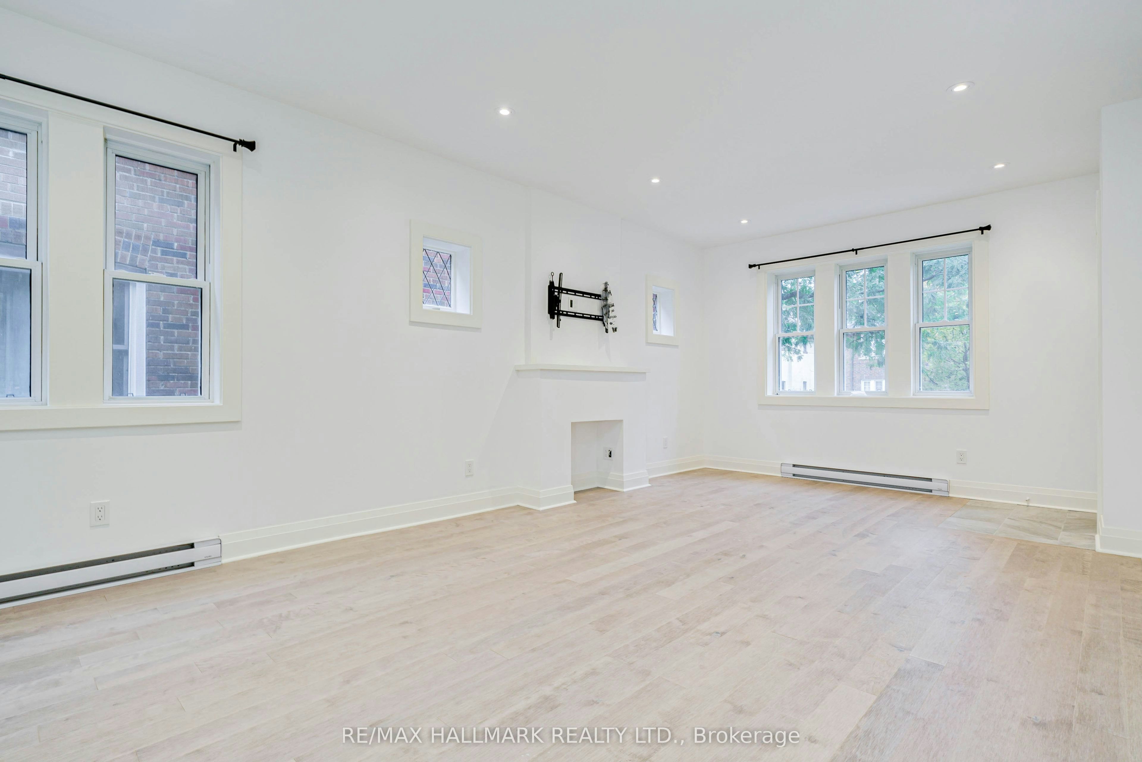 B-27 Preston Place, Toronto, ON, M4N 2T1 - 6