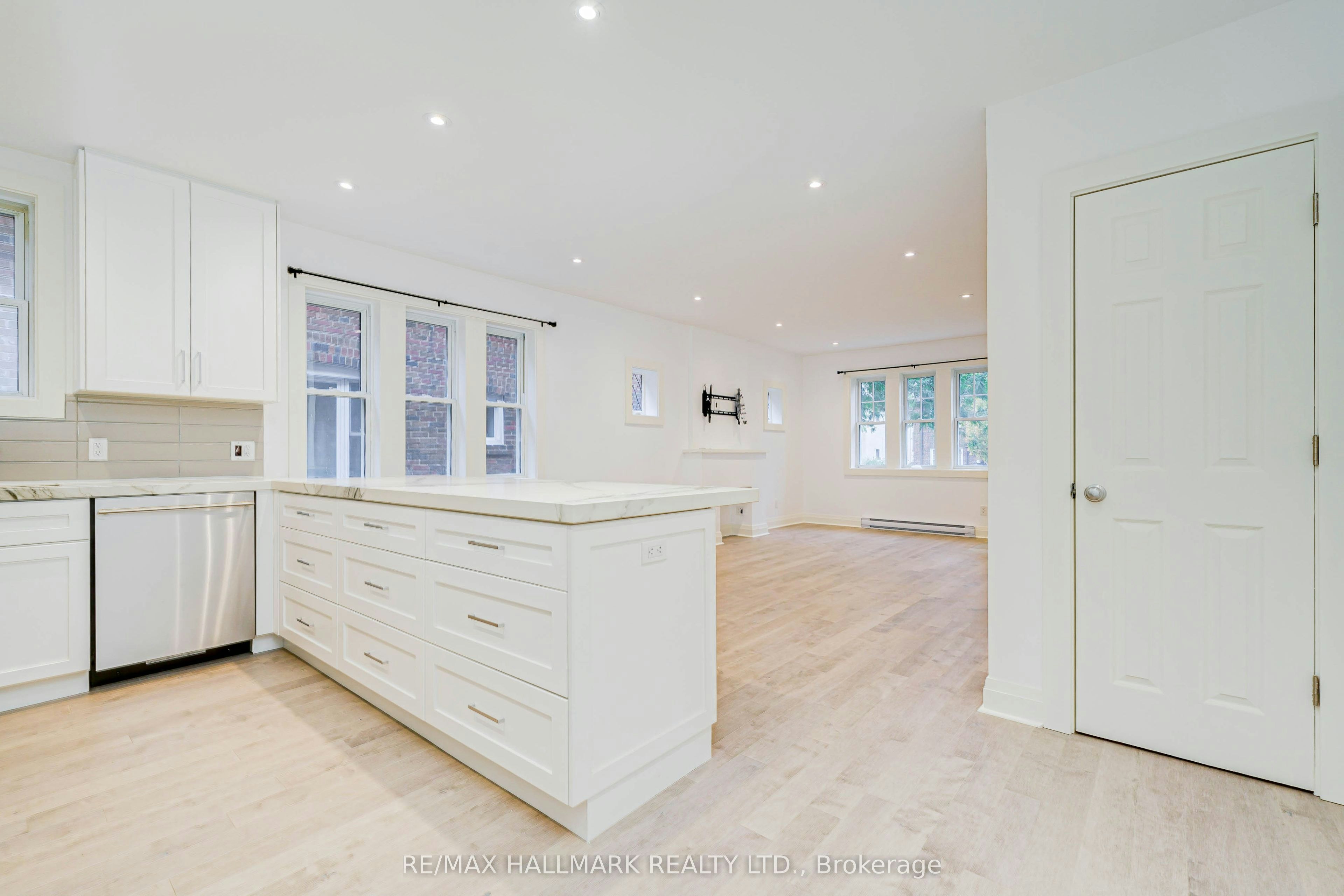 B-27 Preston Place, Toronto, ON, M4N 2T1 - 16
