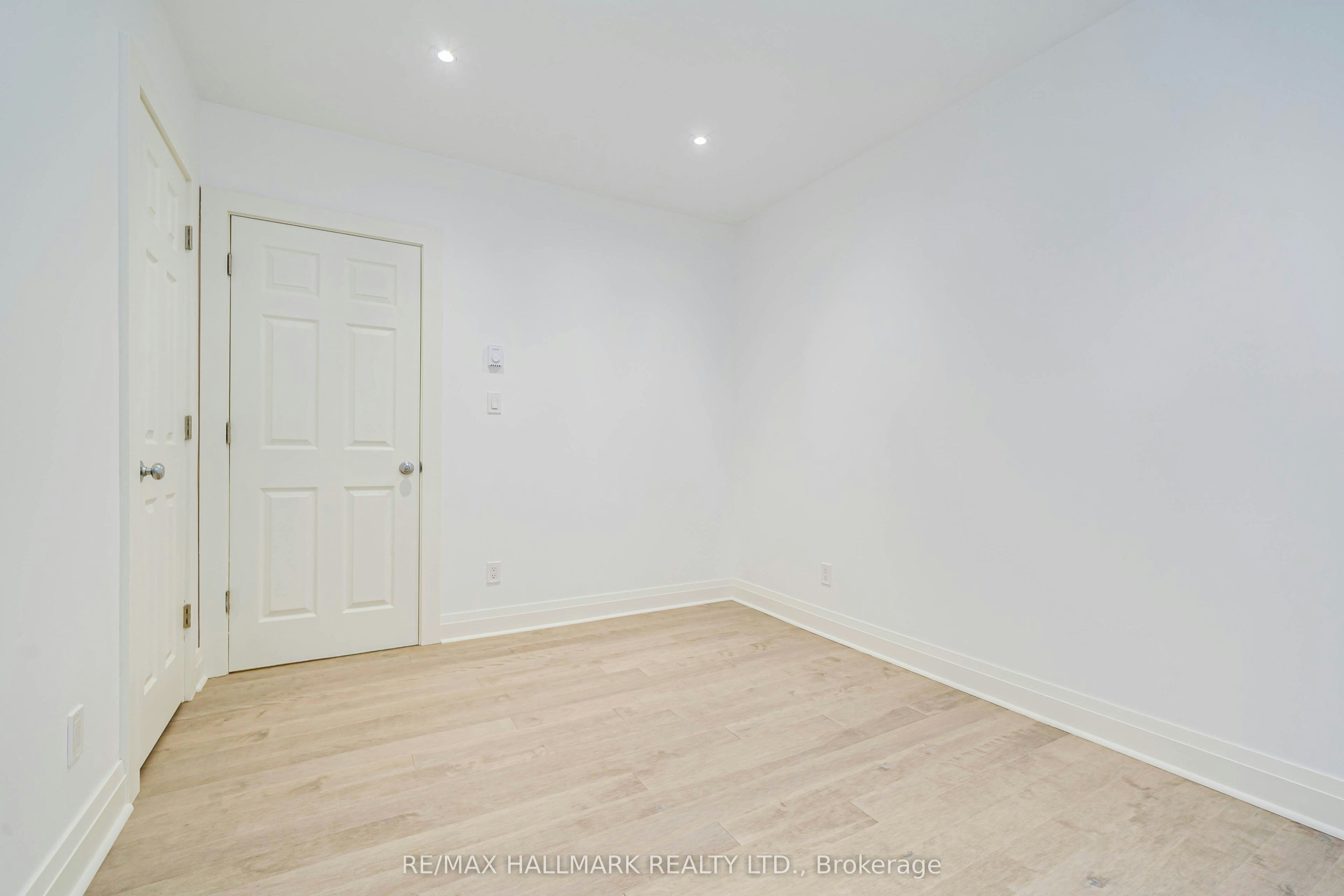 B-27 Preston Place, Toronto, ON, M4N 2T1 - 21