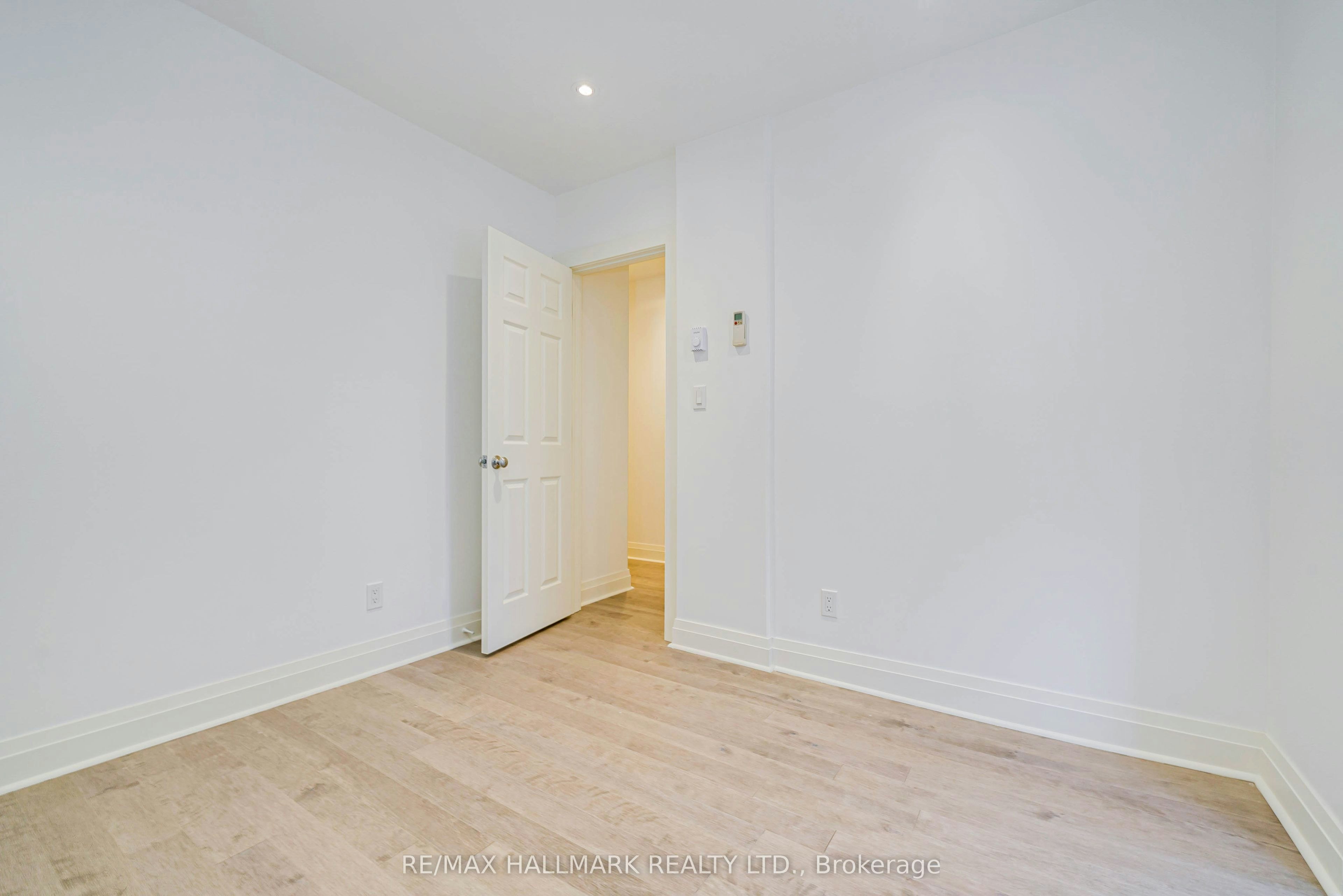 B-27 Preston Place, Toronto, ON, M4N 2T1 - 24