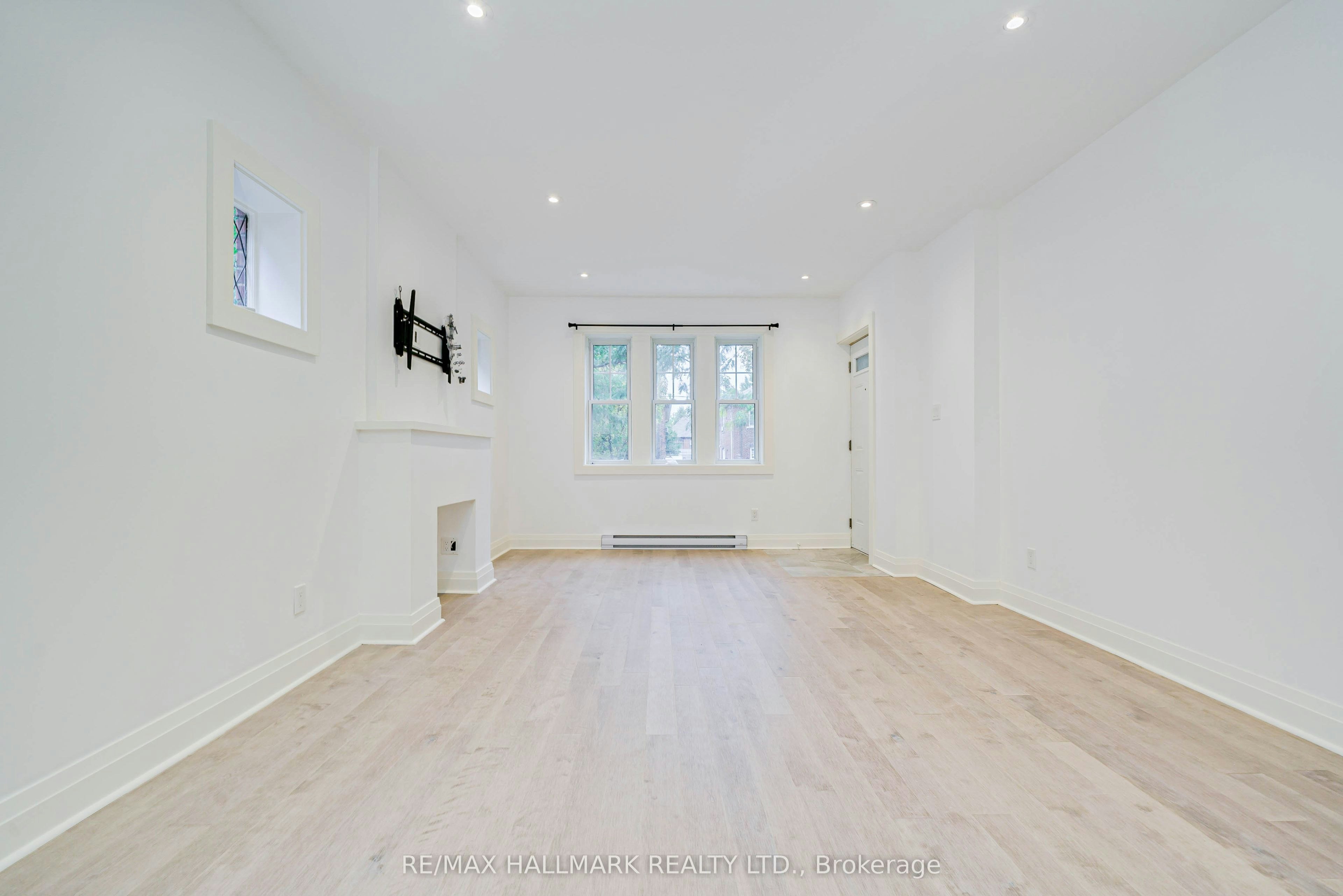 B-27 Preston Place, Toronto, ON, M4N 2T1 - 7