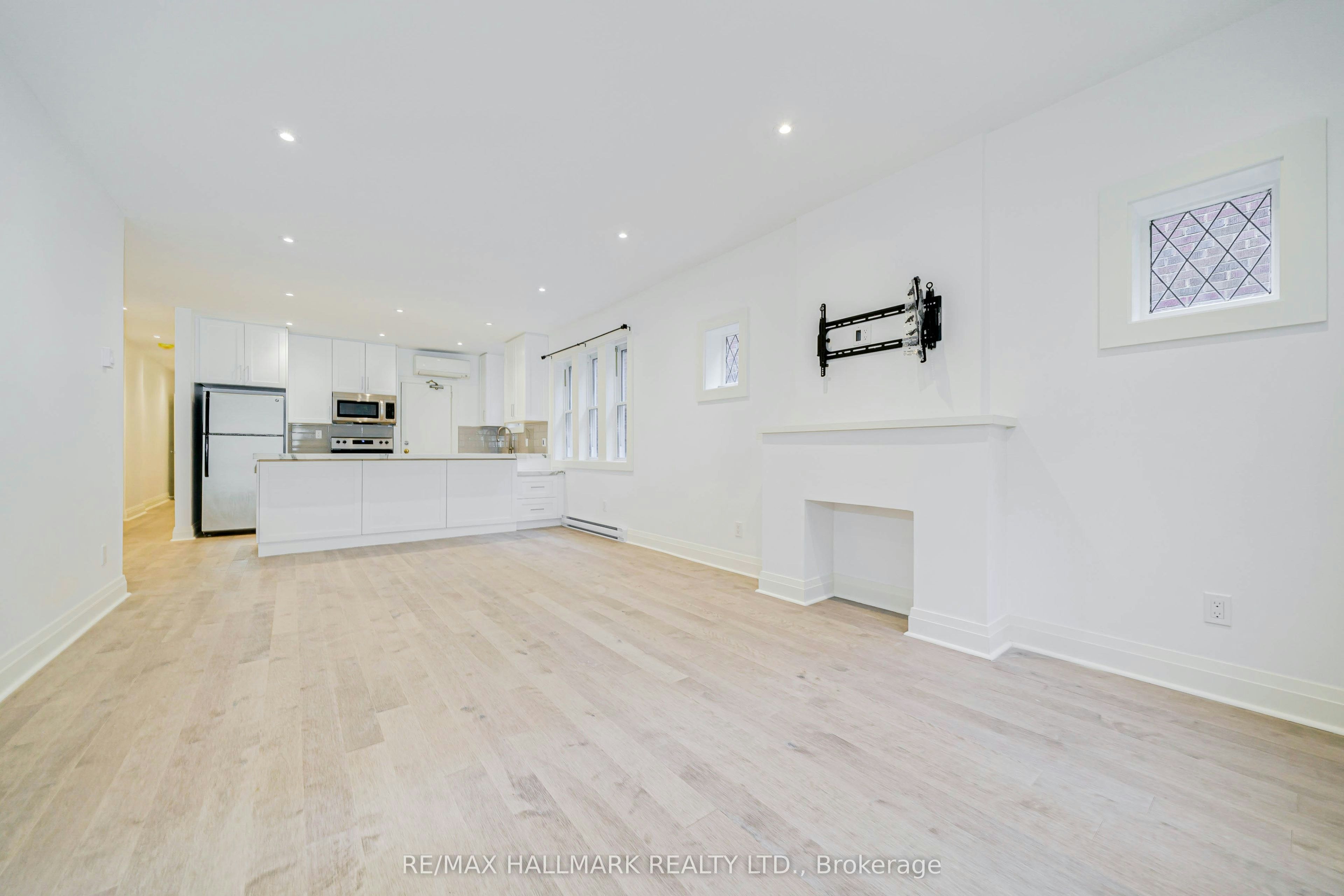 B-27 Preston Place, Toronto, ON, M4N 2T1 - 10