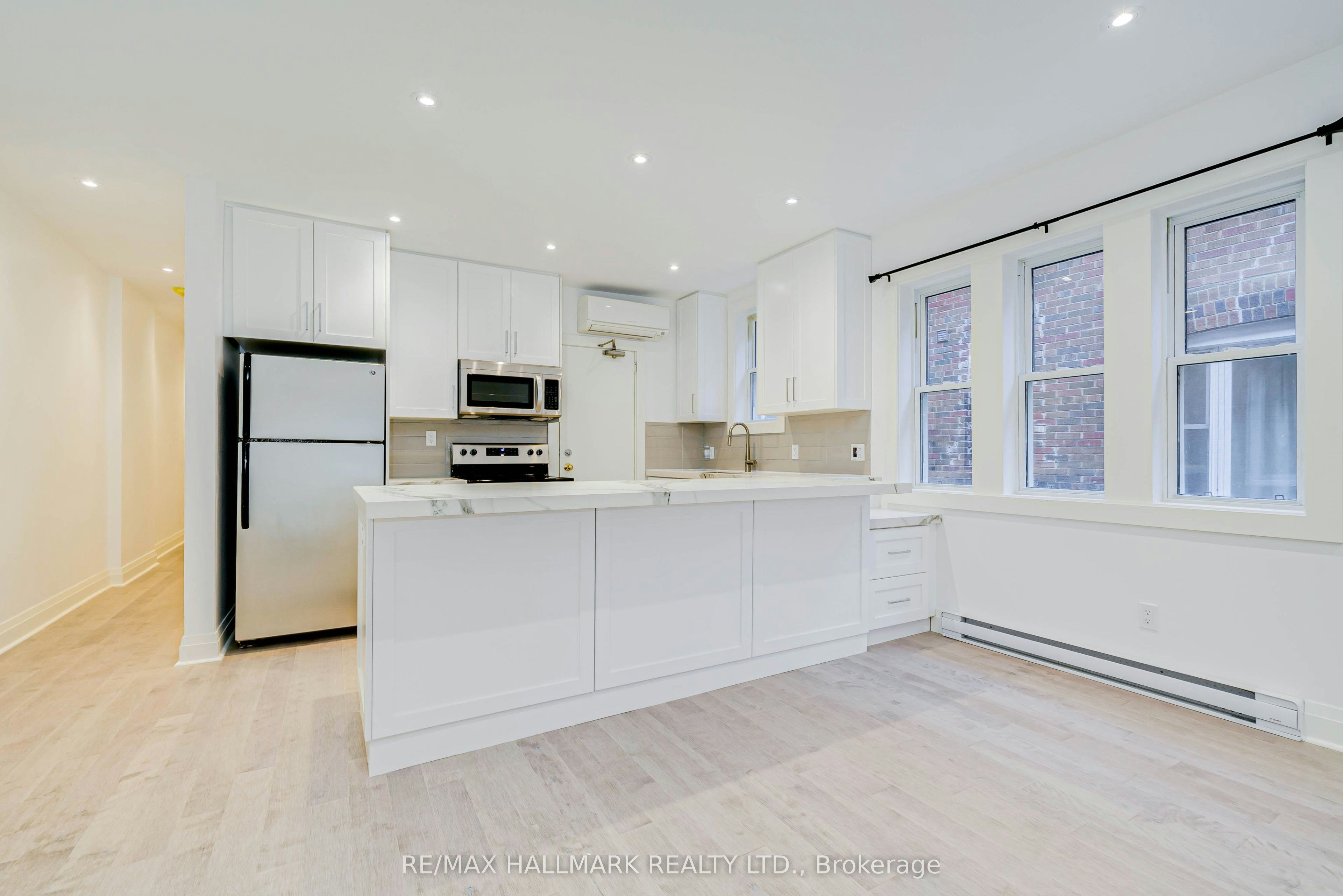 B-27 Preston Place, Toronto, ON, M4N 2T1 - 11
