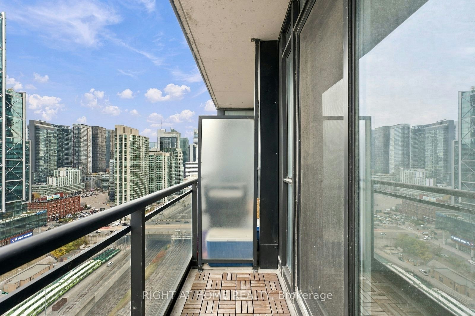 2806-25 Capreol Court, Toronto, ON, M5V 3Z7 - 34