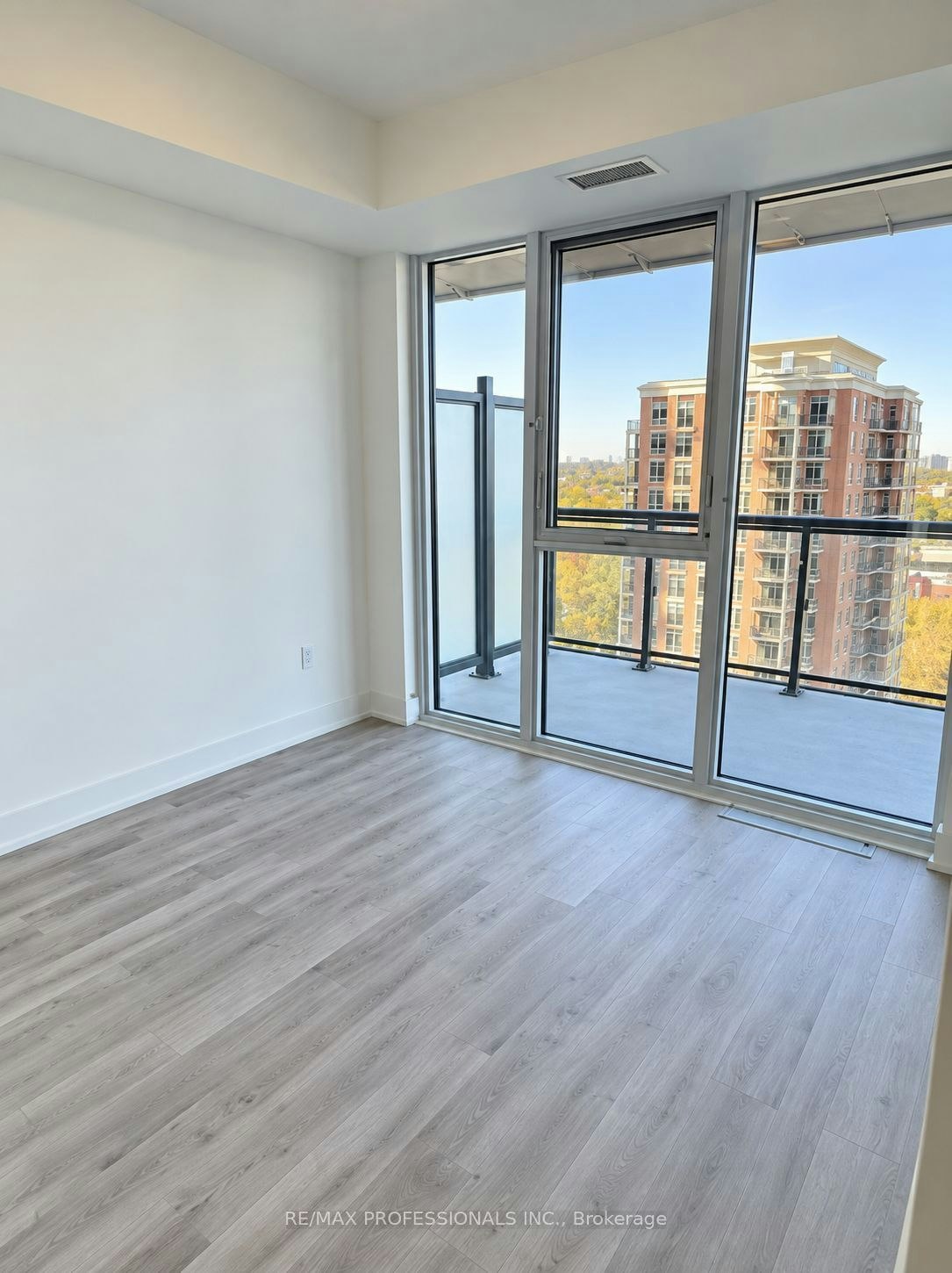 1430-20 Inn ON The Park Drive, Toronto, ON, M3C 0P8 - 10
