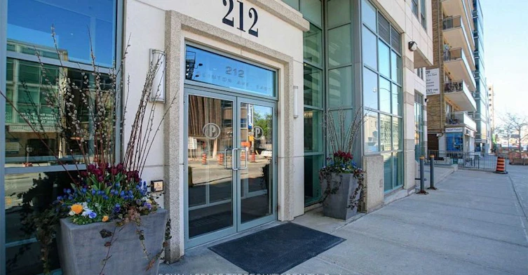 404-212 Eglinton Avenue E, Toronto, ON, M4P 0A3 - 3