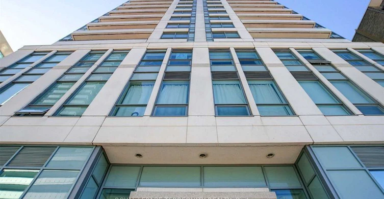 404-212 Eglinton Avenue E, Toronto, ON, M4P 0A3 - 2