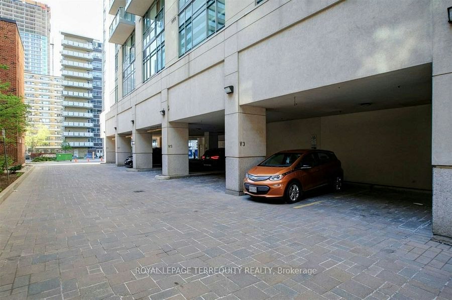 404-212 Eglinton Avenue E, Toronto, ON, M4P 0A3 - 27