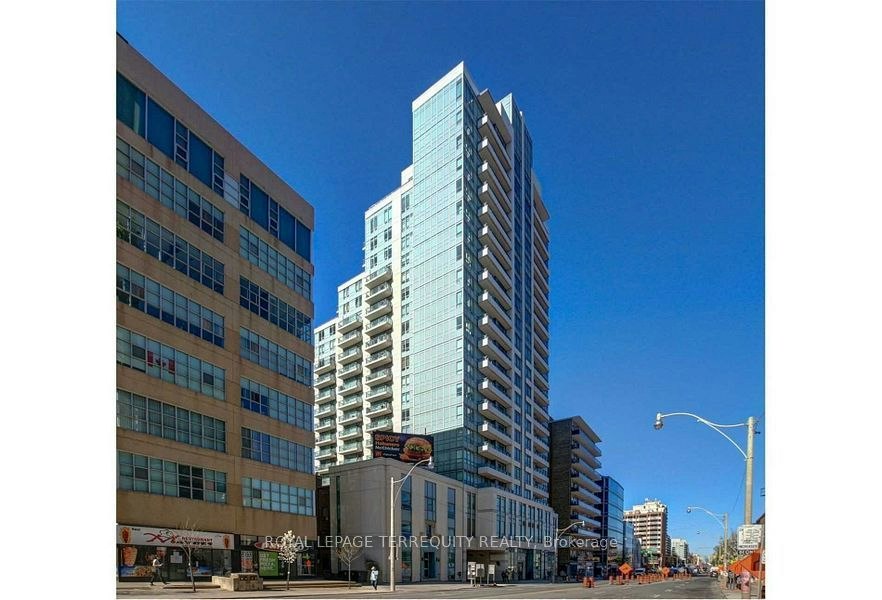 404-212 Eglinton Avenue E, Toronto, ON, M4P 0A3