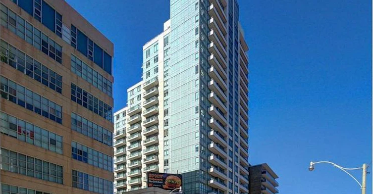 404-212 Eglinton Avenue E, Toronto, ON, M4P 0A3