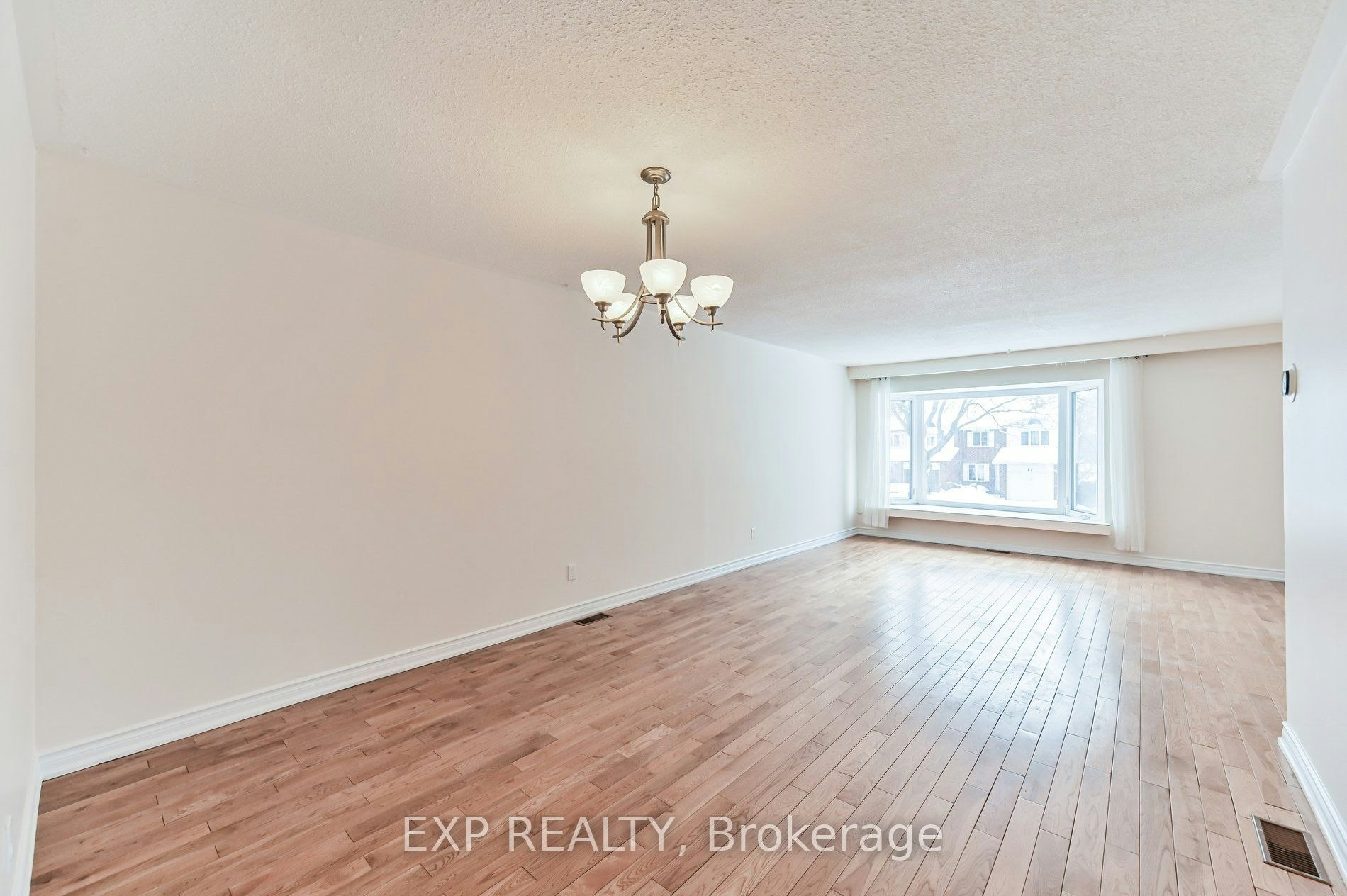 Upper-14 Tuscarora Drive, Toronto, ON, M2H 2K3 - 4