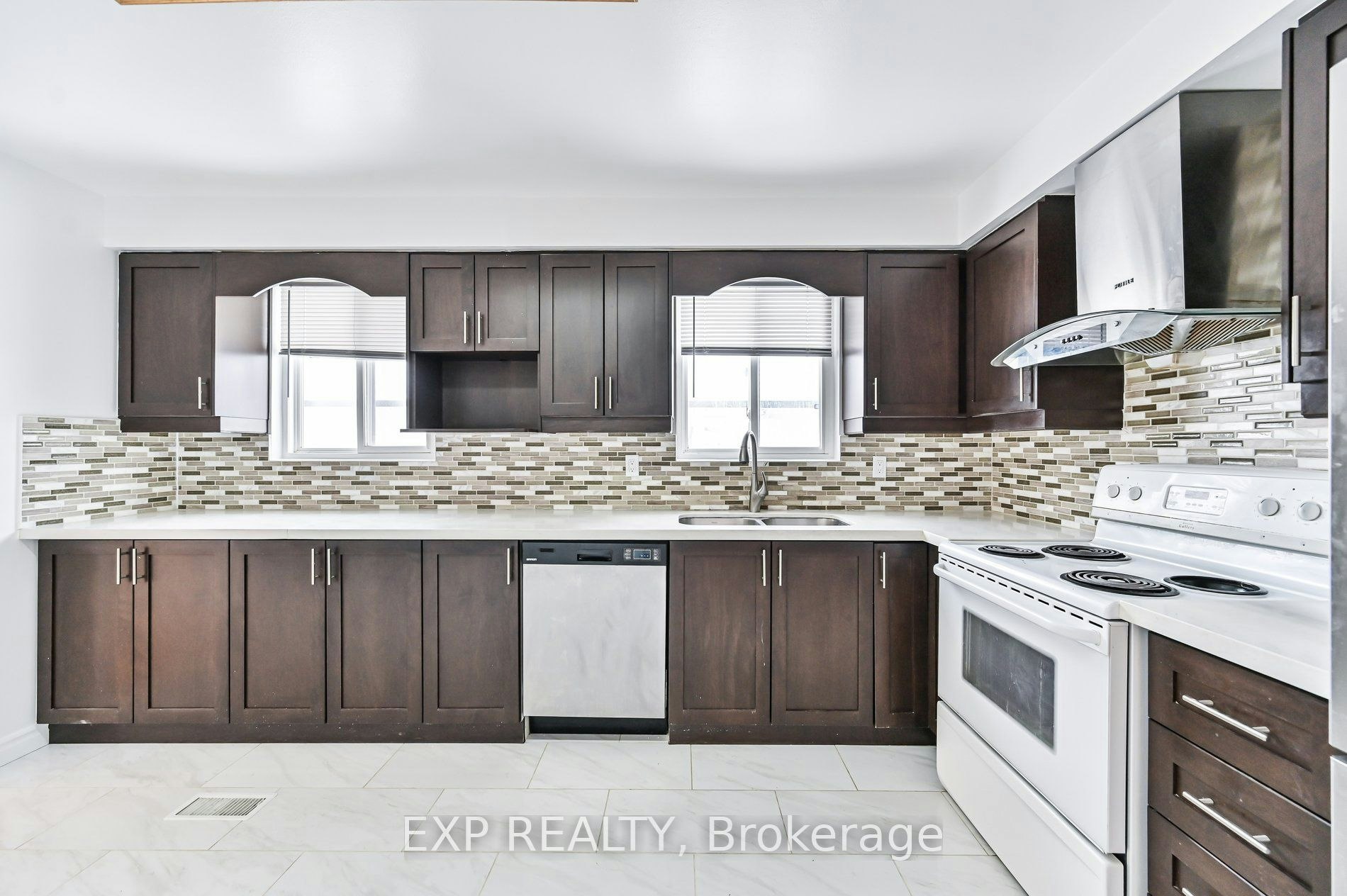 Upper-14 Tuscarora Drive, Toronto, ON, M2H 2K3 - 7