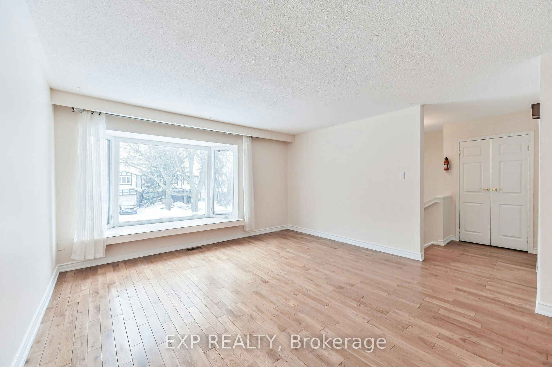 Upper-14 Tuscarora Drive, Toronto, ON, M2H 2K3 - 2