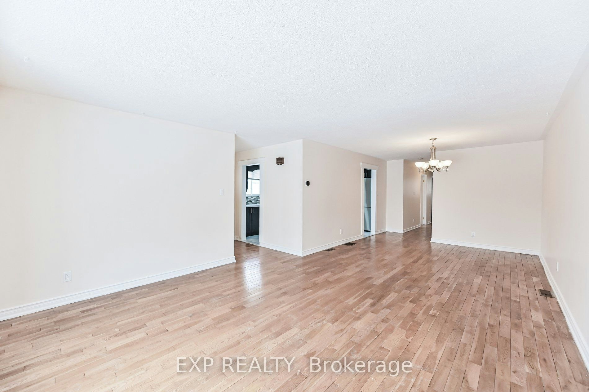 Upper-14 Tuscarora Drive, Toronto, ON, M2H 2K3 - 5