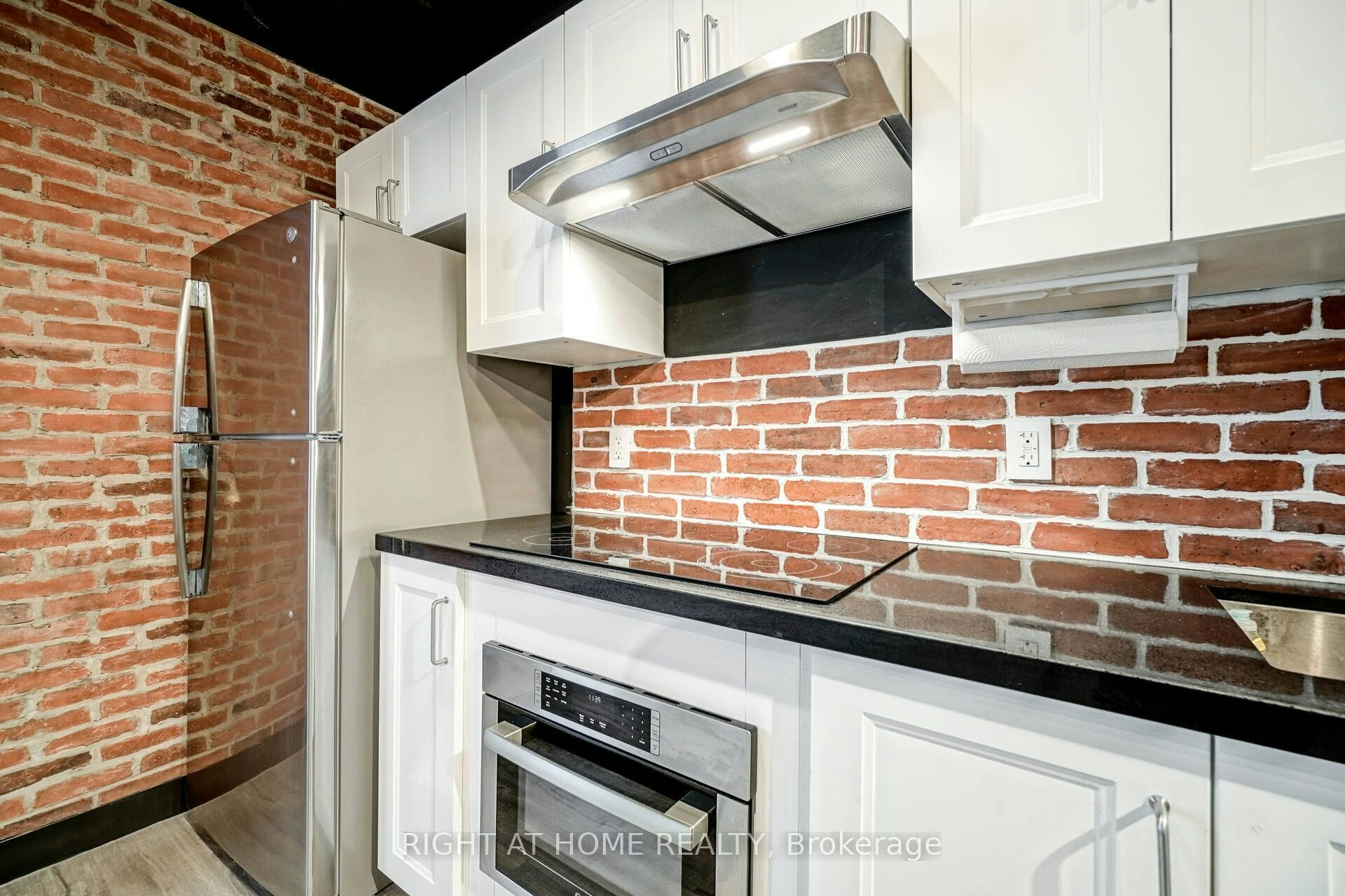 104-78 St Patrick Street, Toronto, ON, M5T 1V1 - 17