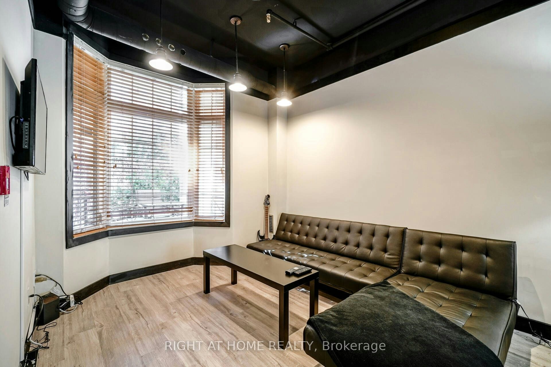 104-78 St Patrick Street, Toronto, ON, M5T 1V1 - 9