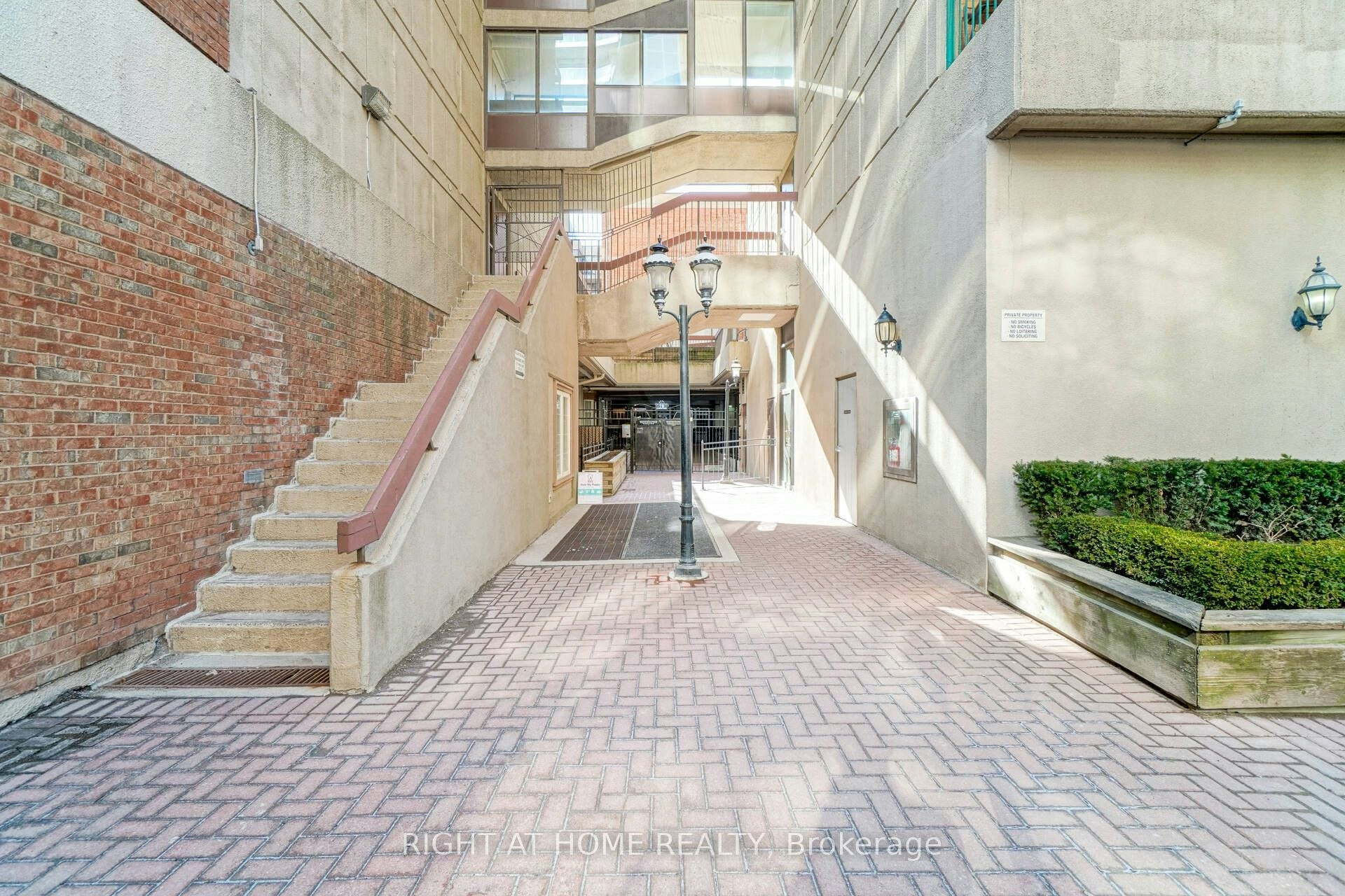 104-78 St Patrick Street, Toronto, ON, M5T 1V1 - 3