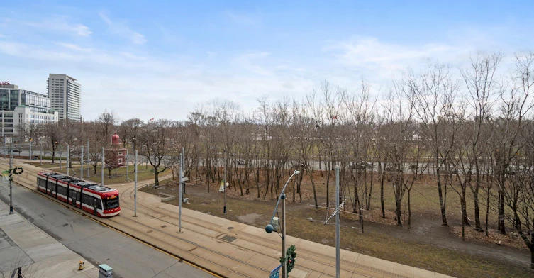 410-219 Fort York Boulevard, Toronto, ON, M6H 1A5 - 26