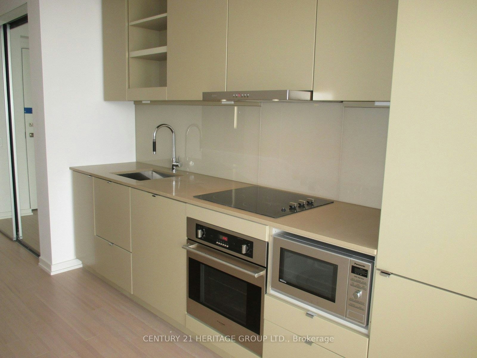 3810-101 Peter Street, Toronto, ON, M5V 0G6 - 2