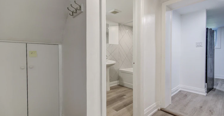 Lower-32 Laurelcrest Avenue, Toronto, ON, M3H 2A4 - 12