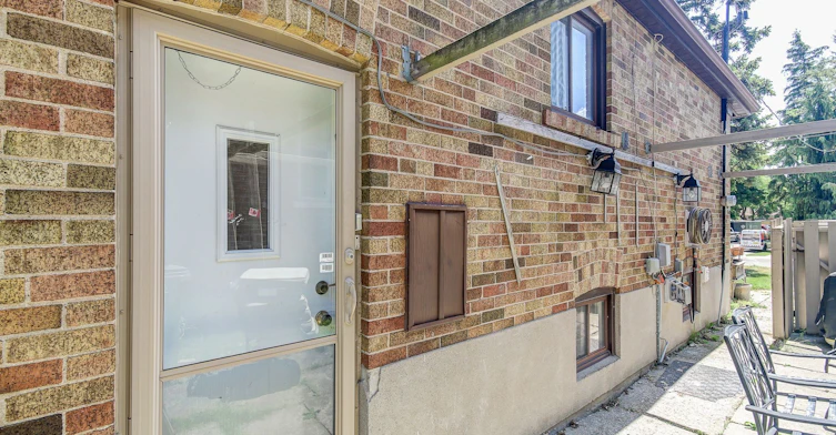 Lower-32 Laurelcrest Avenue, Toronto, ON, M3H 2A4 - 2