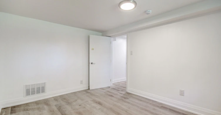 Lower-32 Laurelcrest Avenue, Toronto, ON, M3H 2A4 - 17