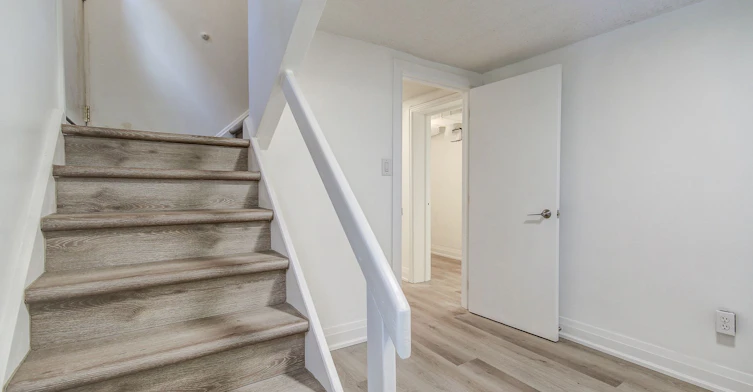 Lower-32 Laurelcrest Avenue, Toronto, ON, M3H 2A4 - 3